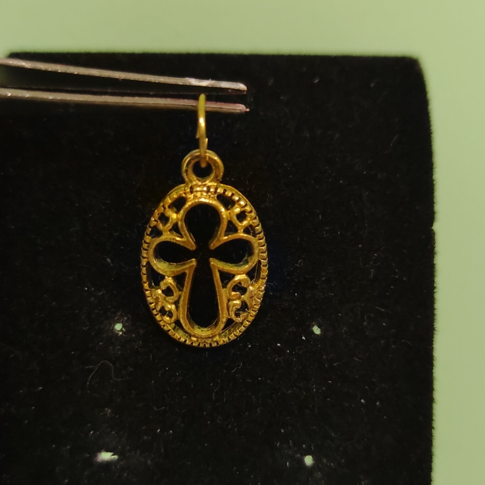 Cross pendant - Picture 2 of 3